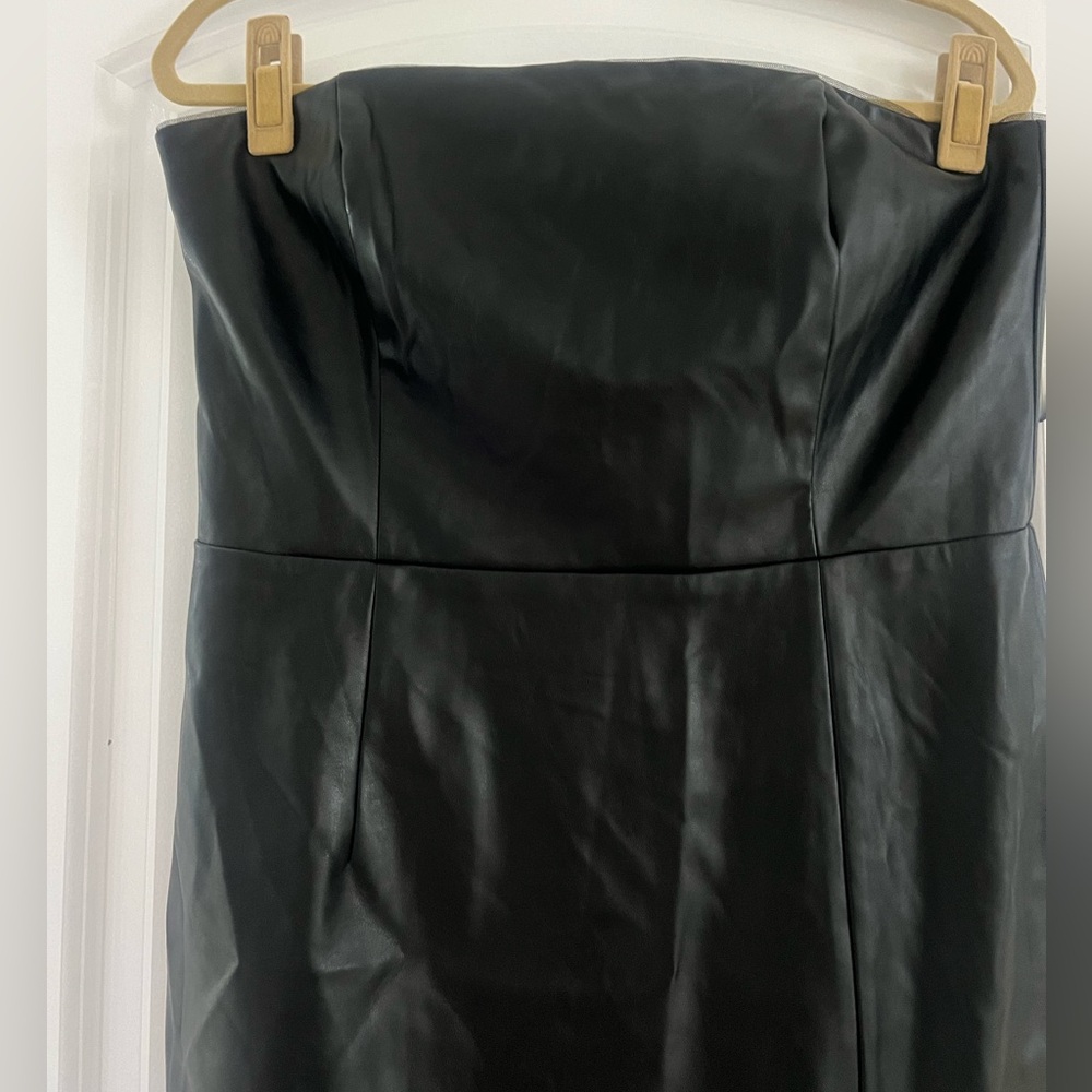 Strapless leatherette strapless dress in black